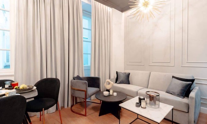 Old Town Apartment | Fall in love with the beautiful Old Town of Warsaw