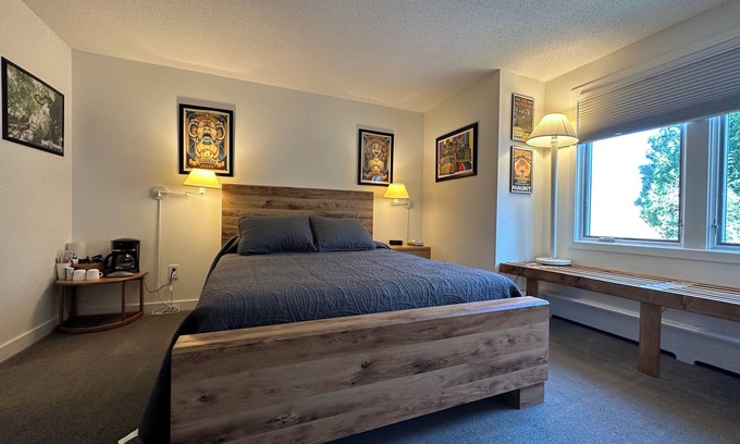 Central Vermont- Killington Condo | Fall Line Small Studio - Perfect for Two - On Shuttle Route w/Amenities B4A