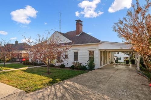 Springfield House | FALL Sale! Bourbon Trail Makers Mark Bardstown and More