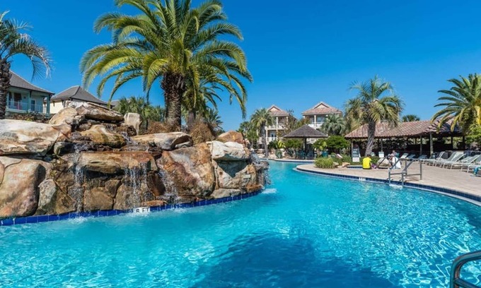 Villages of Crystal Beach House | FALL/WINTER SPECIALS! Luna Del Mar - POOL, HOT TUB, GRILL!