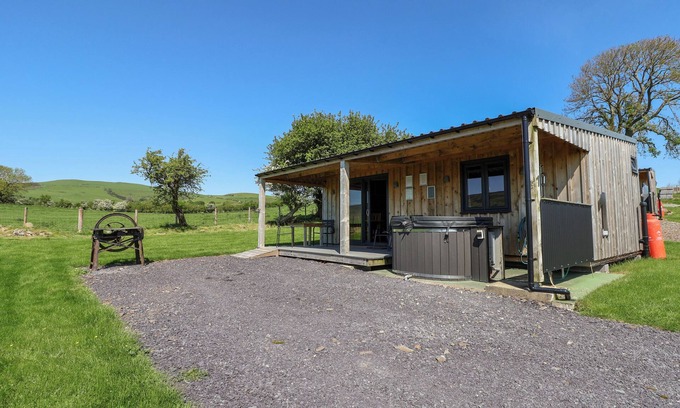 Cilcain Cottage | FAMAU, romantic, country holiday cottage, with hot tub in Cilcain
