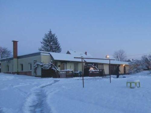 Gorschendorf Apartment | Familien-Ferienhaus unweit vom Kummerower See