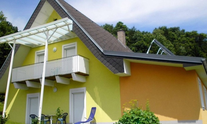 Loipersdorf bei Fuerstenfeld Apartment | Familienzimmer - Gästehaus Karin