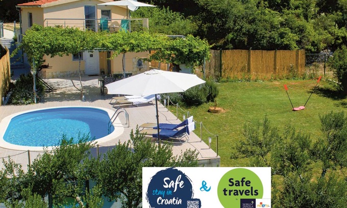 Solin Cottage | FAMILY AND PET FRENDLY HOLIDAY HOME