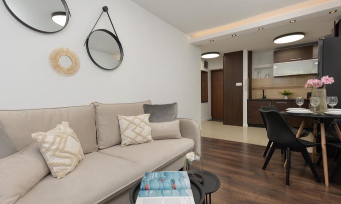 Saska Kepa Apartment | Family Apartment near PGE Narodowy by Noclegi Renters