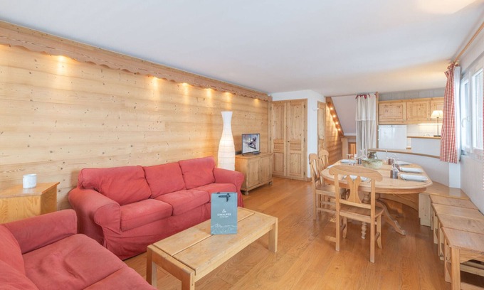 Jeux Apartment | Family apartment near slopes, bright, with mountain views