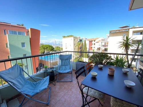 Antibes City Centre Apartment | Family apartment - terrace - parking - 4-5 people