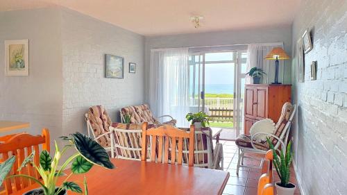 Aston Bay Apartment | Family Beach Escape: fully-equipped 6 sleeper apartment
