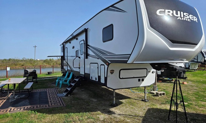 Port Bolivar House | Family Beach RV-Cruiser Aire 5th Wheel - Sleeps 7