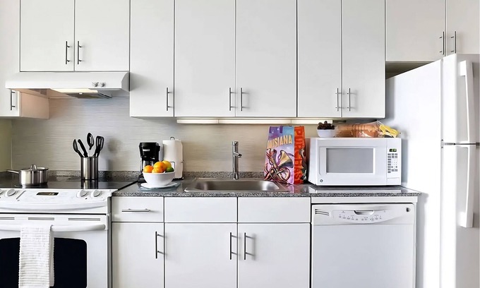 Central Business District Apartment | Family Break! Great Downtown Base near Lafayette Square & Louis Armstrong Park