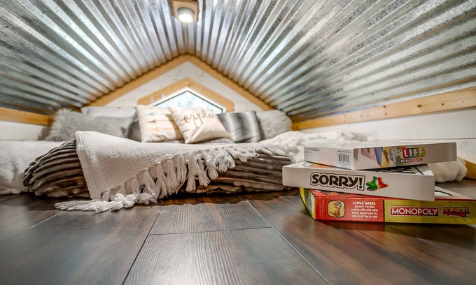 Paluxy Cabin | Family Cabin Suites on Ranch: Hot Tub, Fire Pits, Fishing