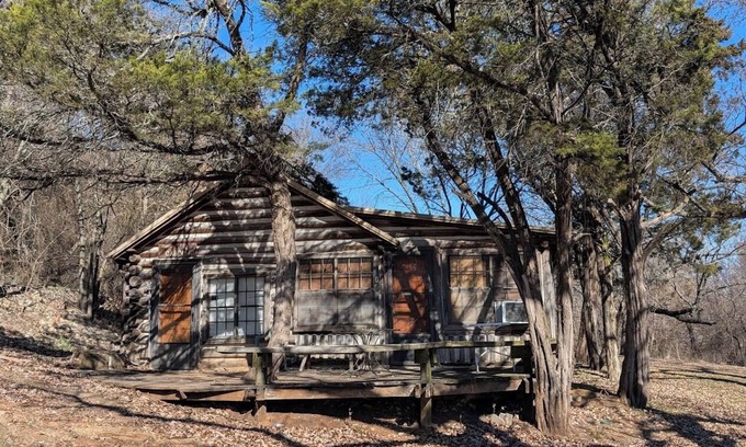 Davis Cabin | Family cabin w/large fireplace