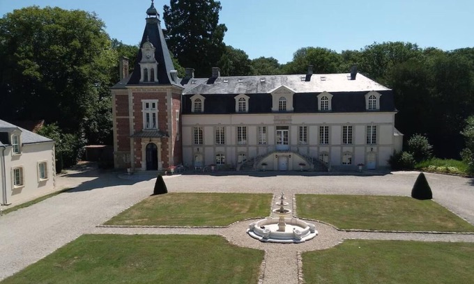 Flacey Villa | Family chateau in the heart of an estate