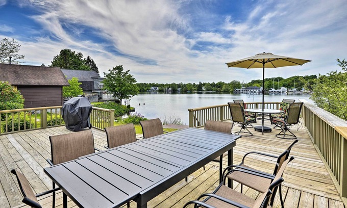 Chaumont Cottage | Family Cottage on Chaumont Bay, Walk to Downtown
