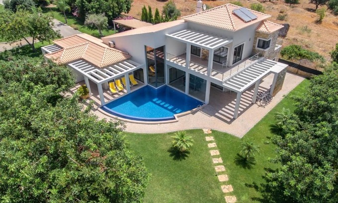 Pao Branco House | Family Country House
