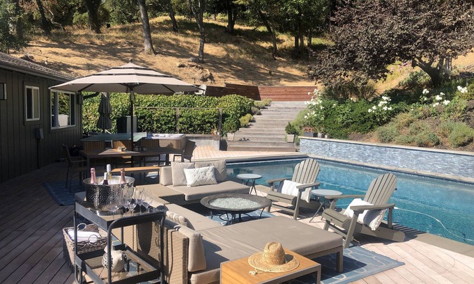 San Anselmo House | Family Destination - Private Acre in Ross - Heated Pool & Sport Court