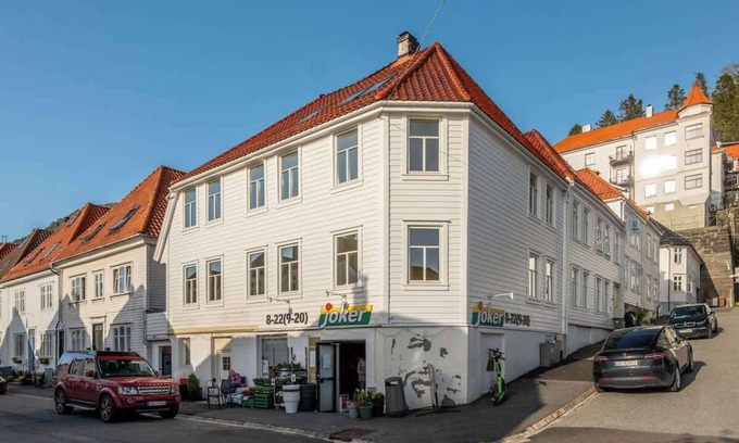 Bergenhus Apartment | Family Dream Behind Bryggen - 2 Floors & Baths