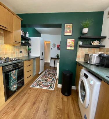 Poulton-le-Fylde Apartment | Family Escape, Blackpool Attractions Nearby coast
