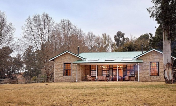 Drakensberg Gardens Cottage | Family Escape | Pet-Friendly Mountain Stay