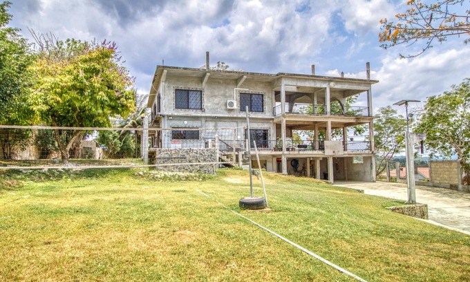 Santa Elena House | Family Estate with High-Speed WiFi, Private Pool, Basketball, Office, & Patio