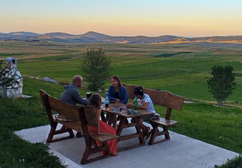 Virak Apartment | Family Farm Apartments