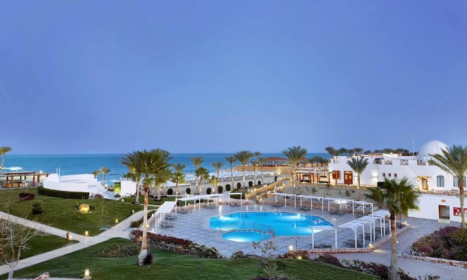 El Quseir Hotel | Family-Friendly Resort with 3 Pools, Spa, Yoga, Kids’ Club & Snorkeling