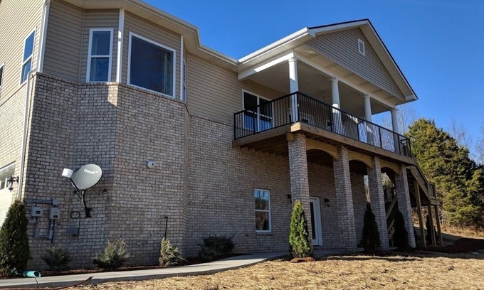 Thompson's Station House | Family friendly Luxury Home in a quiet neighborhood Near Franklin, TN