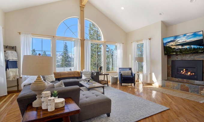 Pioneer Trail House | Family-Friendly 4-Bedroom Tahoe Cabin