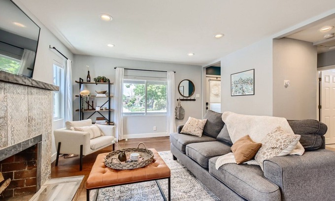 Barths House | Family Friendly 4br House - Huge Yard - Central to Denver and Red Rocks