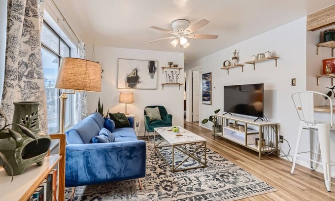 Lamar Heights Area House | Family-Friendly 4BR w/2 Kitchens, Yard & Office Near Denver Parks