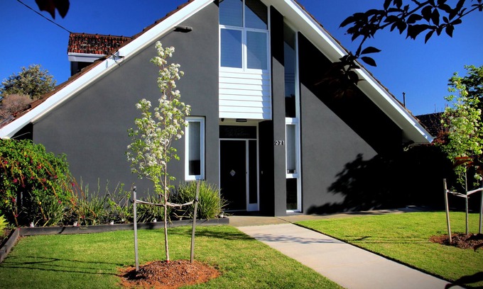Echuca House | Family friendly and meters from the main street