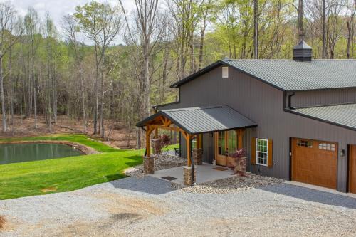 Easley House | Family-Friendly Barndominium Near Greenville!