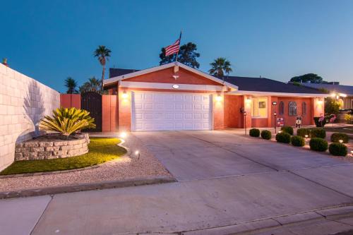 Winchester House | Family Friendly Close of Strip Hot Tub and Driveway