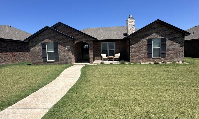 North by Northwest House | Family Friendly Close to Tech, Medical District - Sleeps 8