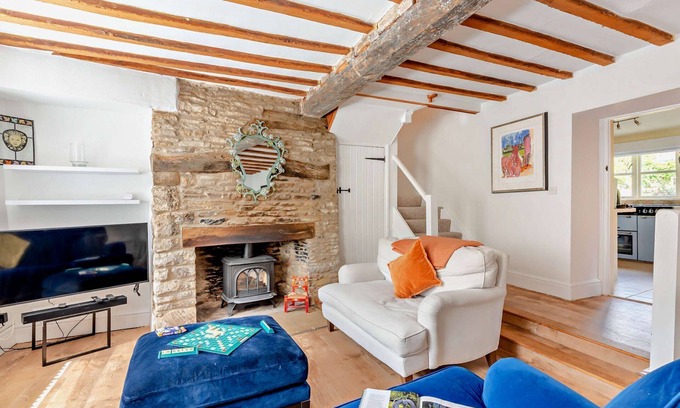Tetbury Cottage | Family friendly cottage - Buttercup Cottage