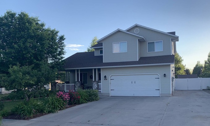 Ammon House | Family Friendly East Idaho Falls Home! 2 kings!
