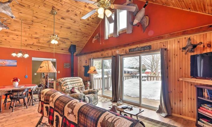 Pymatuning Central Cottage | Family-Friendly Espyville Cottage Near Lake!