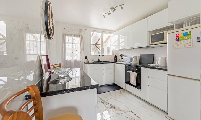 Juvisy-sur-Orge House | Family-friendly vacation home in the southern suburbs of Paris.