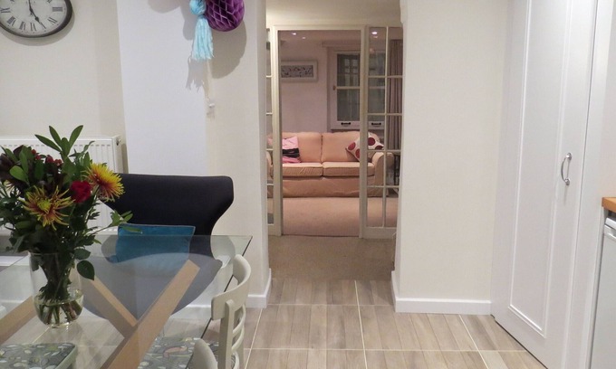 Topsham House | Family Friendly - Free Parking - Uni - Rugby
