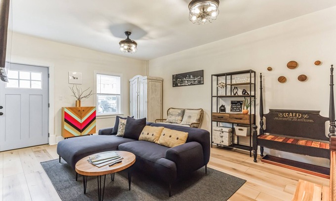 Beacon House | Family Friendly Fun + Easy Walk to Main Street Center