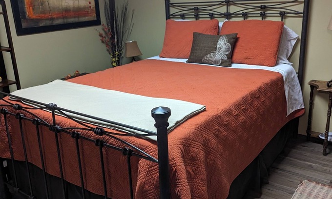 East Helena Apartment | Family Friendly Grama House
