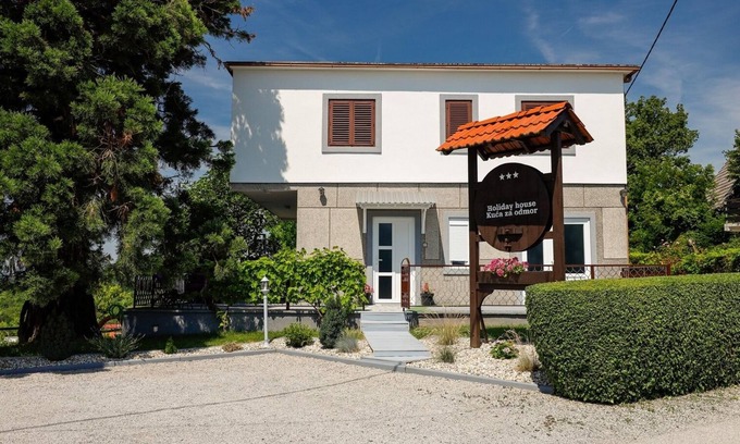 Breznik Plesivicki House | Family friendly house with a parking space Jastrebarsko, Prigorje (K-20705)