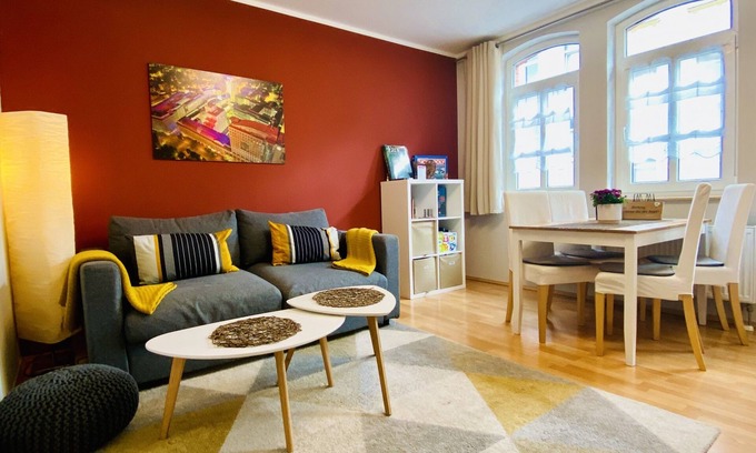 Jena House | Family Friendly/Home Office/Garden + Trampoline