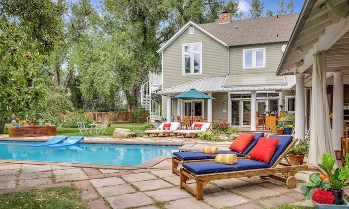 Gunbarrel House | Family-Friendly Home w/Pool, 10-min to Downtown!