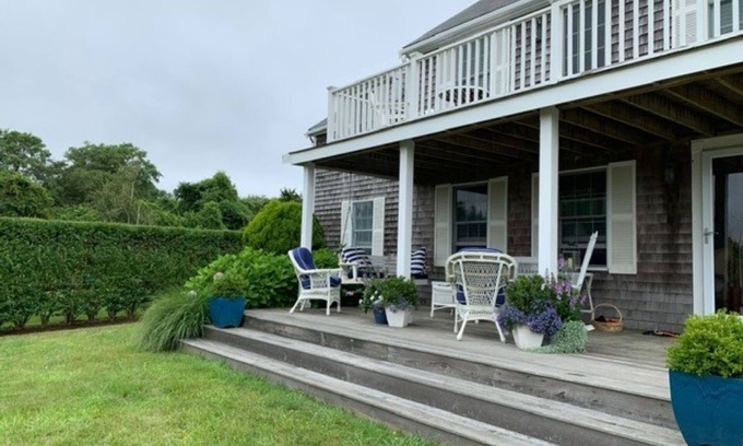 West of Town House | Family Friendly Island Getaway