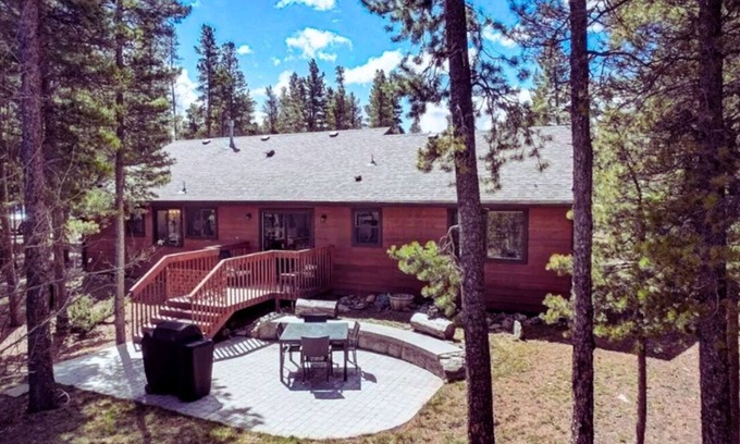 Black Hawk House | Family-Friendly | Kayaks | Bonfire | BBQ @PineTreeLodge