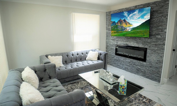 Birmingham House | Family-Friendly Luxury House Near City Center – Birmingham