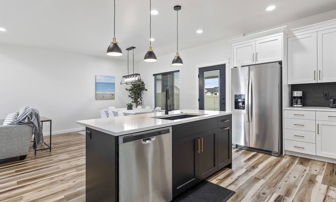 Twin Falls House | Family Friendly Modern Home | St. Lukes | Garage