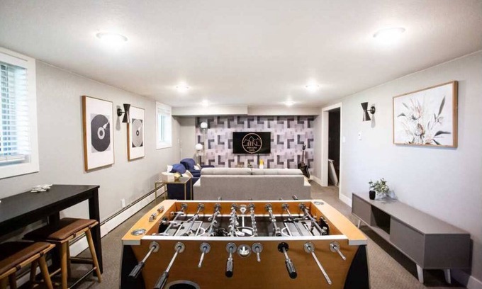 Bel Aire House | Family Friendly - Pool - Hot Tub - Pets