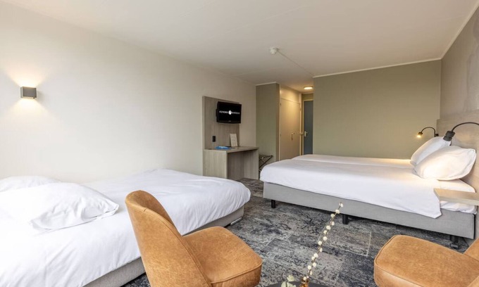 Municipality of Hellendoorn Hotel | Family-Friendly Room Close to Sallandse Heuvelrug National Park